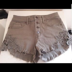 Detailed shorts